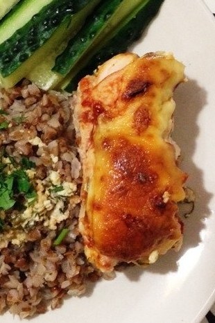 Фото рецепт Рулетики из куриного филе с начинкой из творога