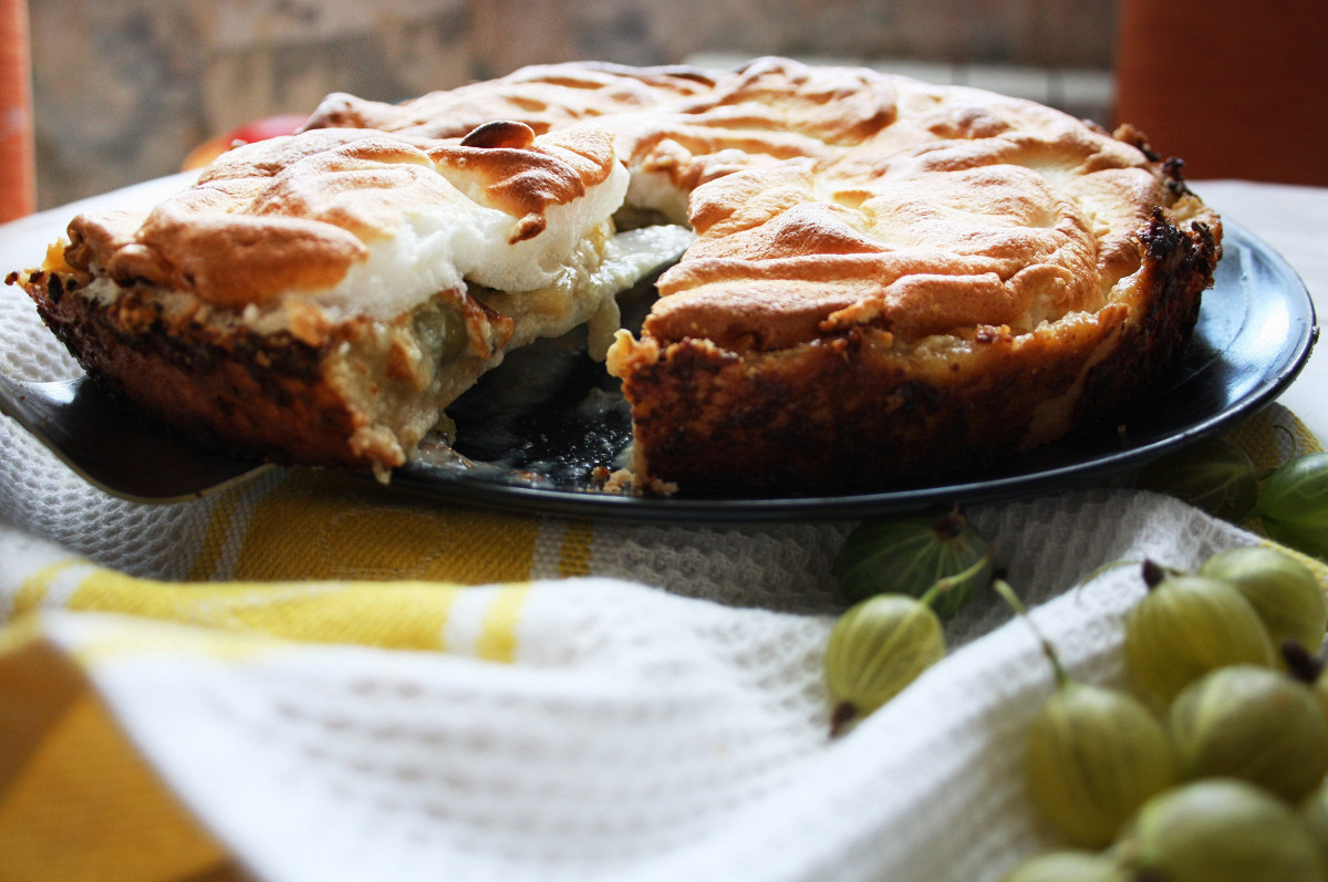 Фото рецепт Пирог из крыжовника с легким суфле