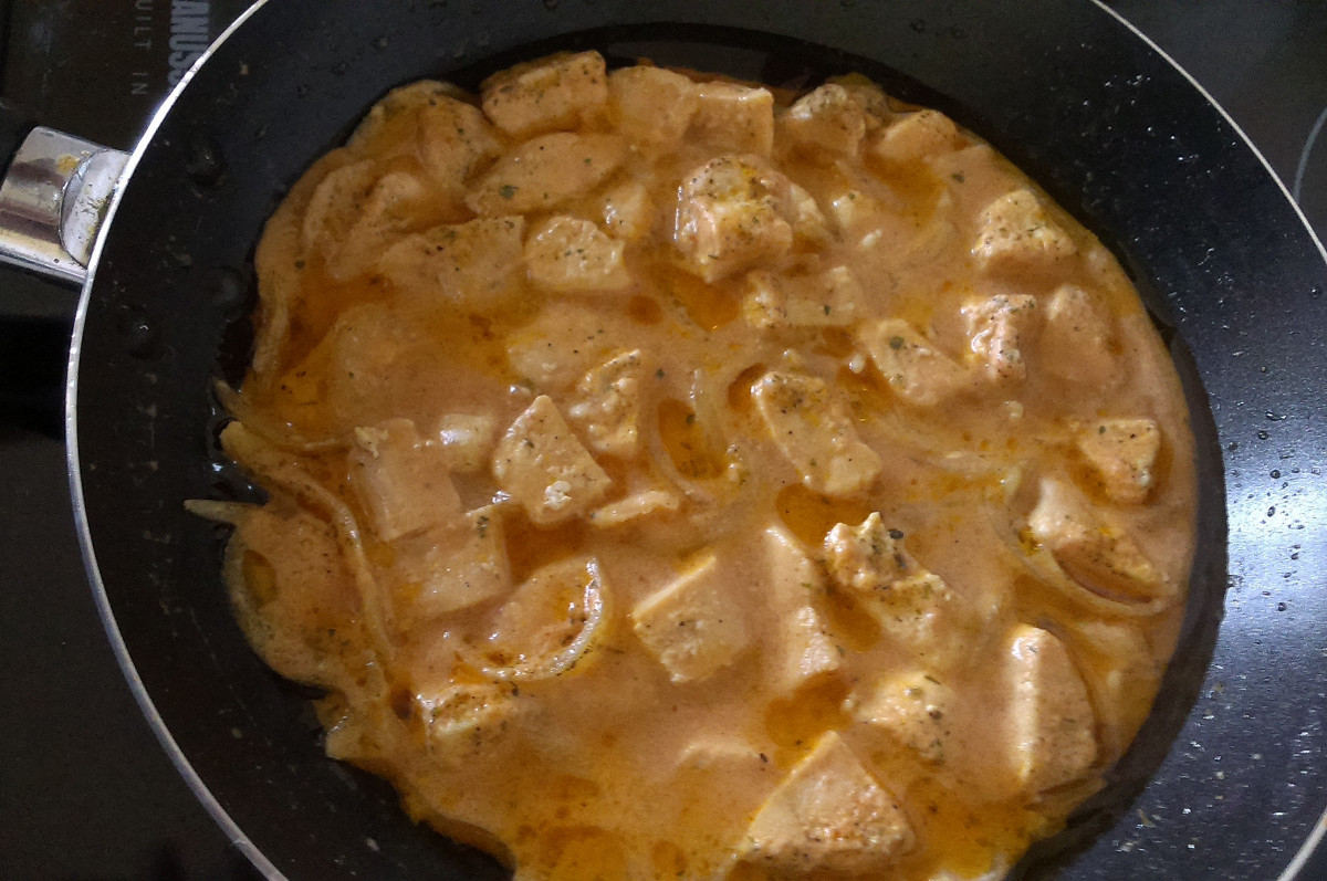 Фото рецепт Курица, тушеная в сливочном соусе