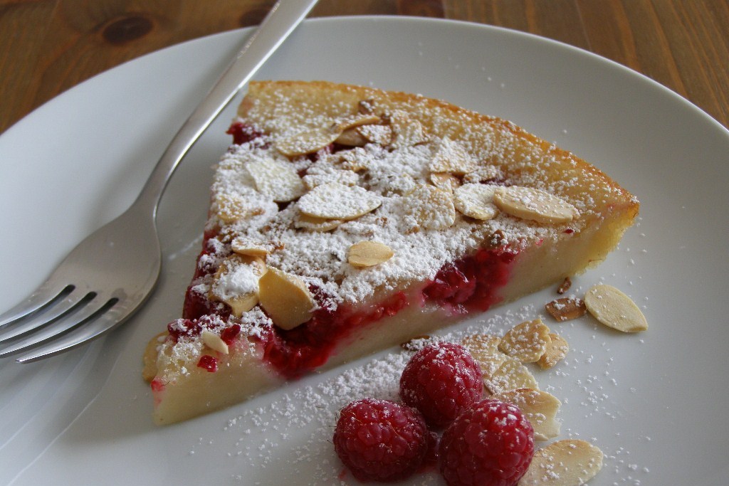 Фото рецепт Клафути с малиной