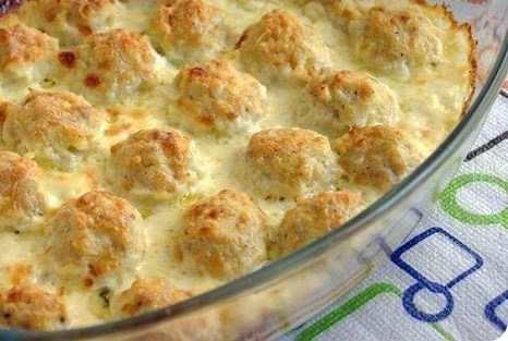Фото рецепт Куриные шарики, запеченные в сливках