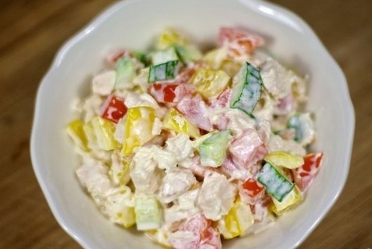 Фото рецепт Салат с курицей и овощами