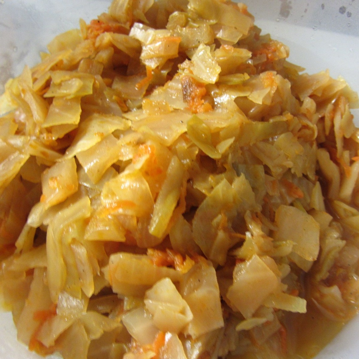 Фото рецепт Тушеная капуста с томатным пюре