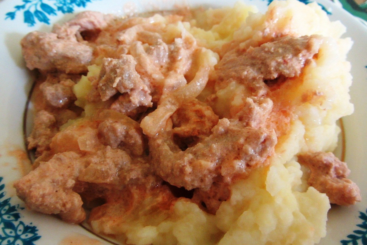 Фото рецепт Свинина в сметанном соусе из микроволновки