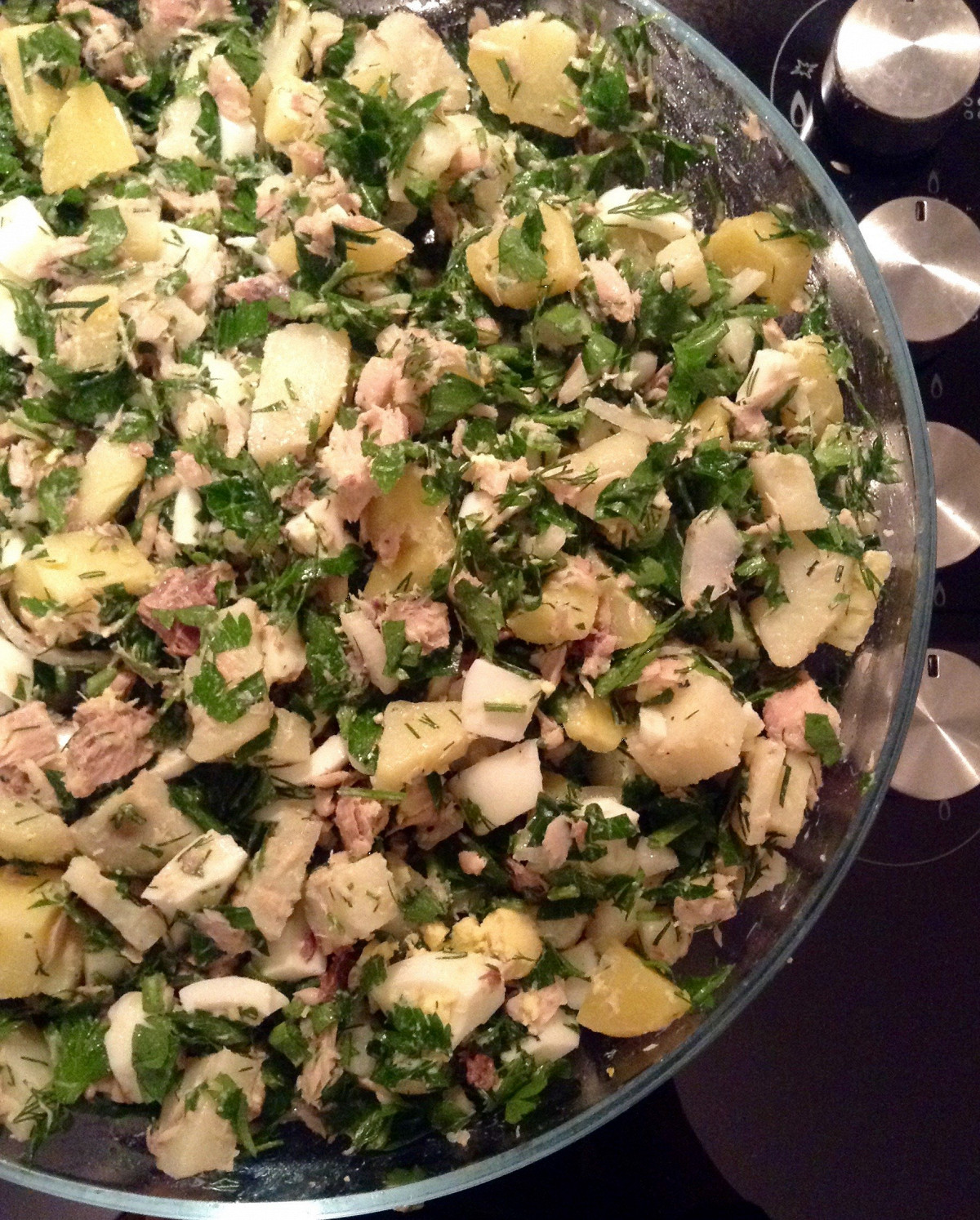 Фото рецепт Картофельный салат с яйцами и тунцом