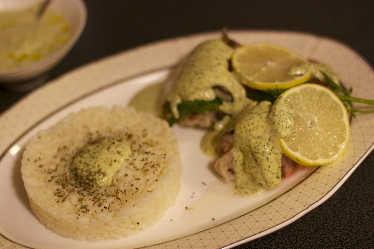 Фото рецепт Конгрио на пару под соусом «Изумруд»