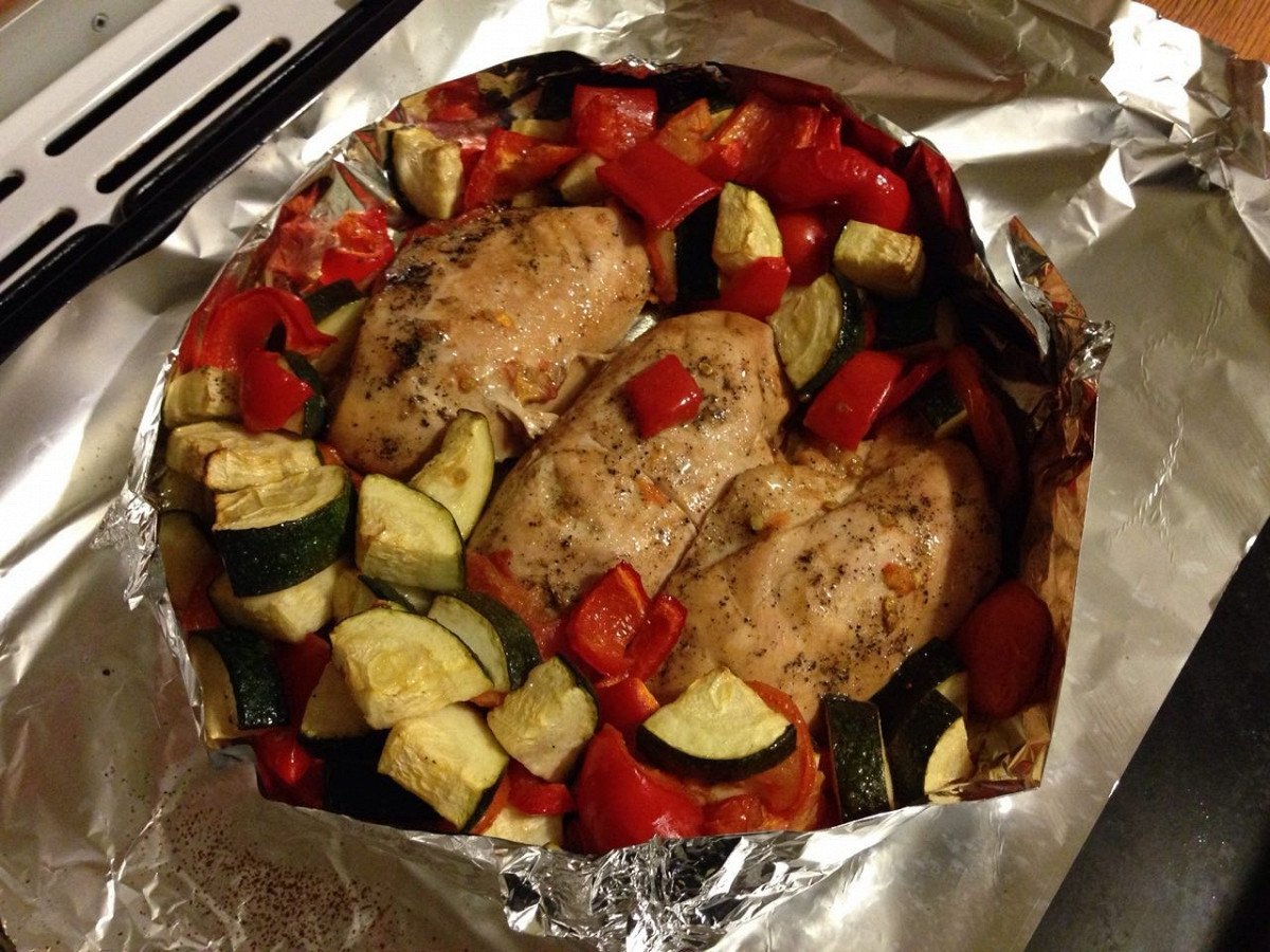 Фото рецепт Куриная грудка в белом вине с овощами