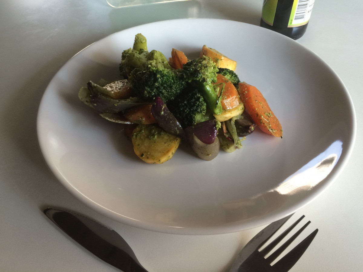 Фото рецепт Запечённые овощи под мятно-чесночным соусом