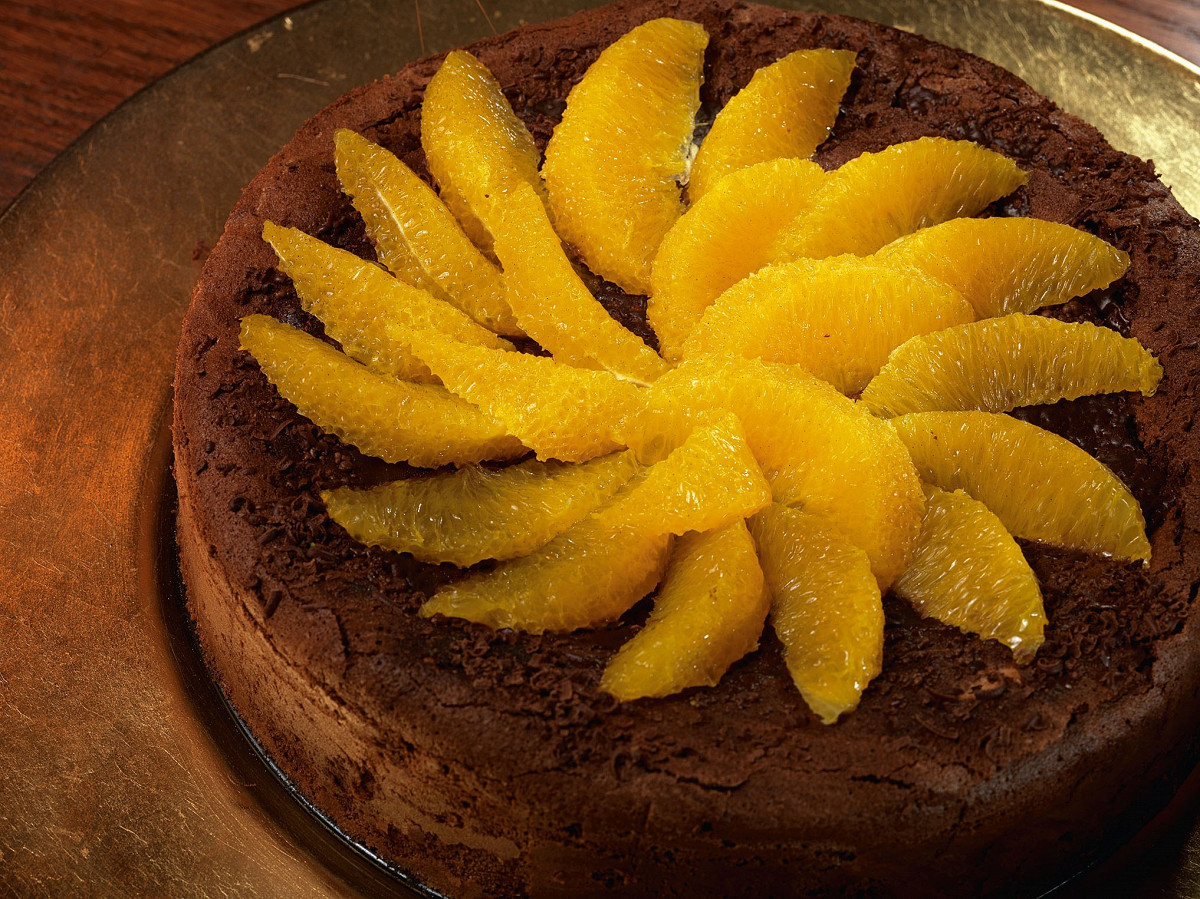 Фото рецепт Трюфельный пирог с засахаренным сельдереем