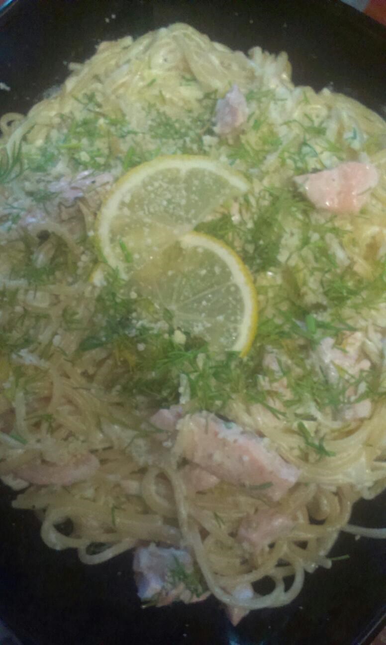 Фото рецепт Сливочная паста с лососем и укропом