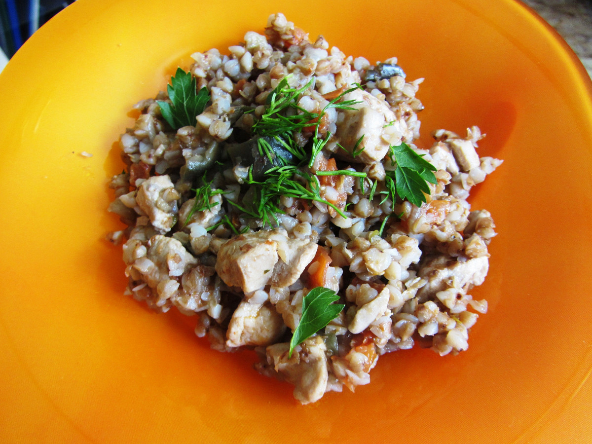 Фото рецепт Курица с гречкой и овощами по-деревенски