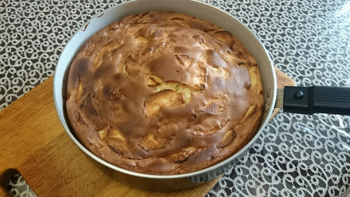 Фото рецепт Шарлотка традиционная