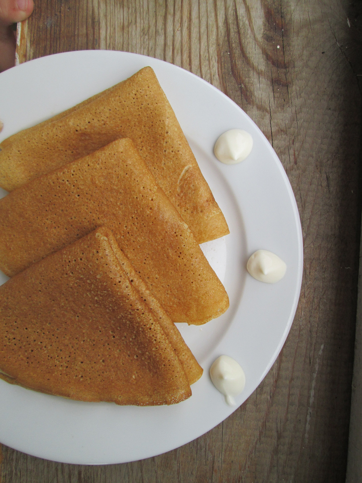 Фото рецепт Тонкие блины на сливочном масле