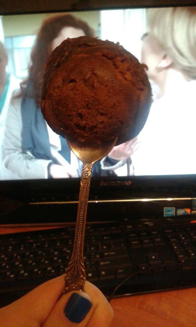 Фото рецепт Шоколадный кекс в микроволновке