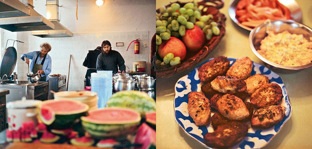 На сладкое в сезон подают арбузы; когда нет арбузов, подают сухие фрукты. Жареные котлеты — редкое блюдо в монастырском меню, здесь почти никогда ничего не жарят. 