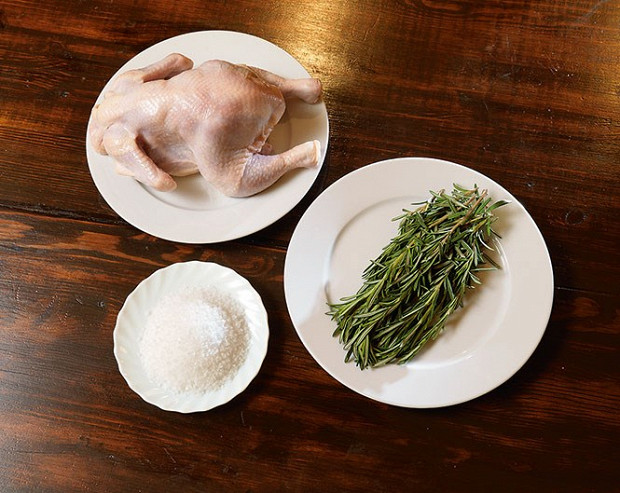 Кроме розмарина можно использовать и тимьян.