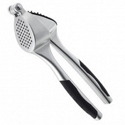 Когда нужно быстро измельчить чеснок, нет ничего лучше чеснокодавилки. Журнал «Афиша–Еда» провел их ревизию, и из восьми достойных соперников лучшей оказалась надежная и эргономичная немецкая Rösle, которая без усилий справляется даже с неочищенным чесноком.