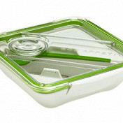 Чтобы ланч дольше сохранил тепло, не рассыпался, не протек, а сумка не пропахла едой, контейнер должне быть прежде всего плотно закрыт, чем плотнее, тем лучше. С этой точки зрения самые надежные — вакуумные ланч-боксы. Закрываешь, захлопываешь ручки, хорошо нажимаешь на крышку — и обед в безвоздушном пространстве.