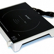 Портативная плитка, легкая, компактная и выглядит куда лучше тех раскаленных спиралей, что стоят на холодных дачах. Особенность, к примеру, бергхоффской заключается в том, что она индукционная, а значит — на стеклокерамической поверхности вода закипает в момент. На панели управления — встроенный таймер. Плитку можно поставить в центр стола, чтобы прямо в гостиной варить глинтвейн или подогревать горячее блюдо. Вытащить ее на веранду — и все то же самое будет под рукой на улице.