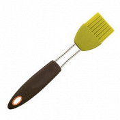 Обмазывать горячей глазурью удобно с помощью силиконовой кисти. Силиконовые щетинки не слипаются, и к тому же силикон в отличие от обычной щетины не вылезает из кисточки вместе с глазурью.