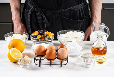 Фото шага рецепта Мягкие куличи 191573 шаг 1  