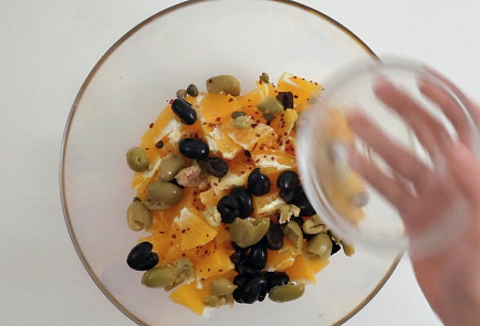 Фото шага рецепта Салат из апельсинов 28389 шаг 6  