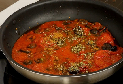 Фото шага рецепта Спагетти алла путтанеска 28035 шаг 6  