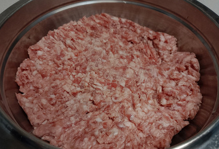 Фото шага рецепта Простые котлеты домашние 191216 шаг 1  