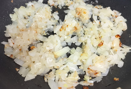 Фото шага рецепта Простые котлеты домашние 191216 шаг 4  