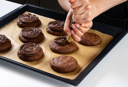 Фото шага рецепта Шоколадные крамбл куки 191197 шаг 12  