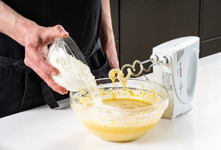 Фото шага рецепта Мягкие куличи 191573 шаг 8  