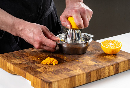 Фото шага рецепта Мягкие куличи 191573 шаг 2  