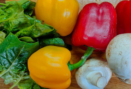 Фото шага рецепта Фаршированные перцы с рисом грибами и овощами 191137 шаг 1  