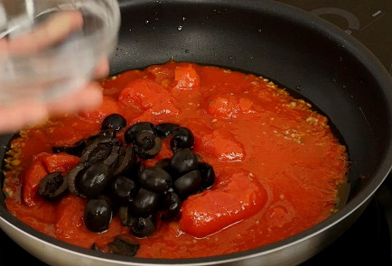 Фото шага рецепта Спагетти алла путтанеска 28035 шаг 4  