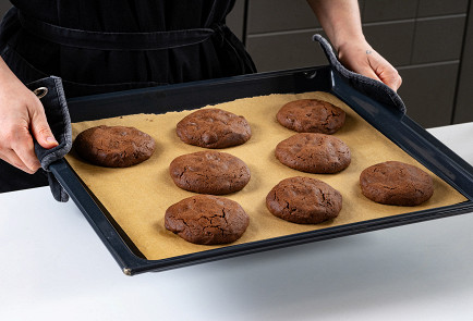 Фото шага рецепта Шоколадные крамбл куки 191197 шаг 8  