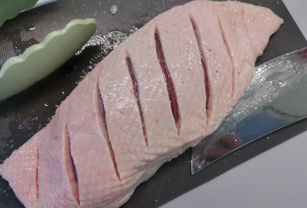 Фото шага рецепта Сочная утиная грудка 191165 шаг 1  