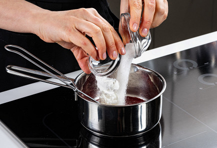 Фото шага рецепта Крамбл куки с фисташкой и малиной 191198 шаг 10  