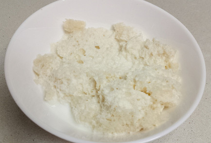 Фото шага рецепта Простые котлеты домашние 191216 шаг 2