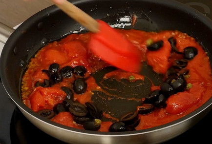 Фото шага рецепта Спагетти алла путтанеска 28035 шаг 5  