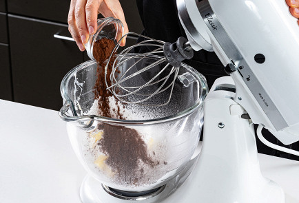 Фото шага рецепта Шоколадные крамбл куки 191197 шаг 10  