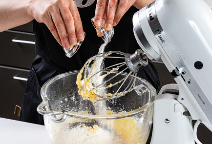 Фото шага рецепта Крамбл куки с маком и лимоном 191199 шаг 8  