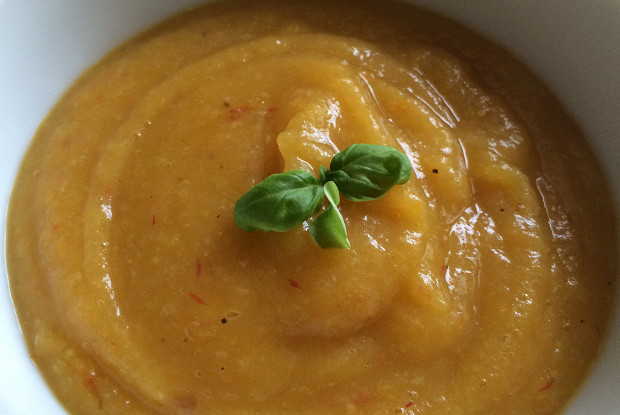 Фото рецепт Крем-суп из кабачков с шафраном