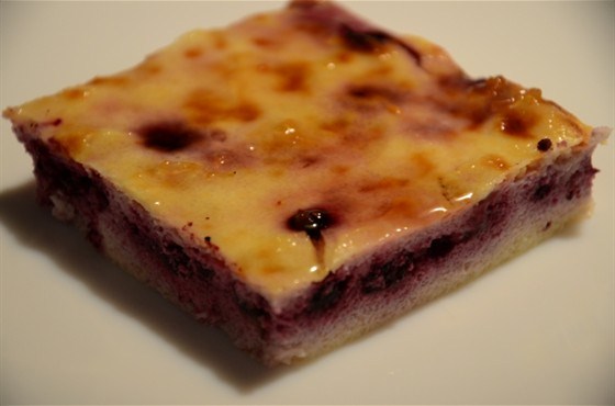 Фото рецепт Запеканка творожная с черникой