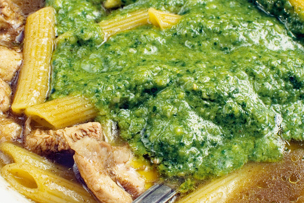 Фото рецепт Суп с макаронами и песто