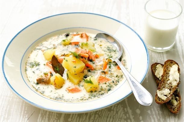 Фото рецепт Традиционный финский сливочный суп с лососем (lohikeitto)