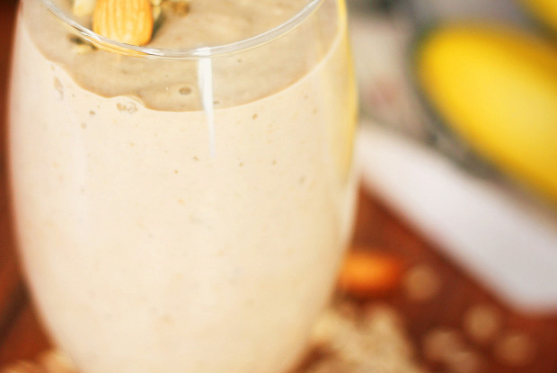 Фото рецепт Бананово-овсяный смузи