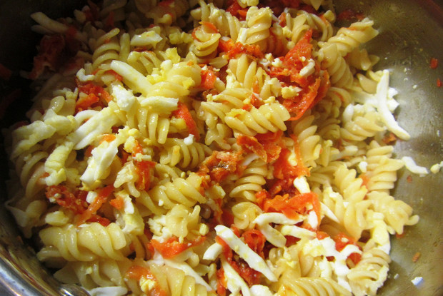 Фото рецепт Макароны с яйцом и морковью