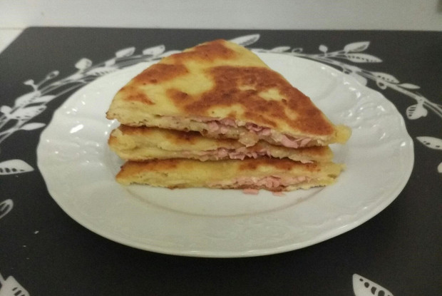 Фото рецепт Сырные лепешки за 5 минут